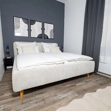Apartment Modernes 5-zimmer Aparment - 8 Gaeste, Zentrumsnah *